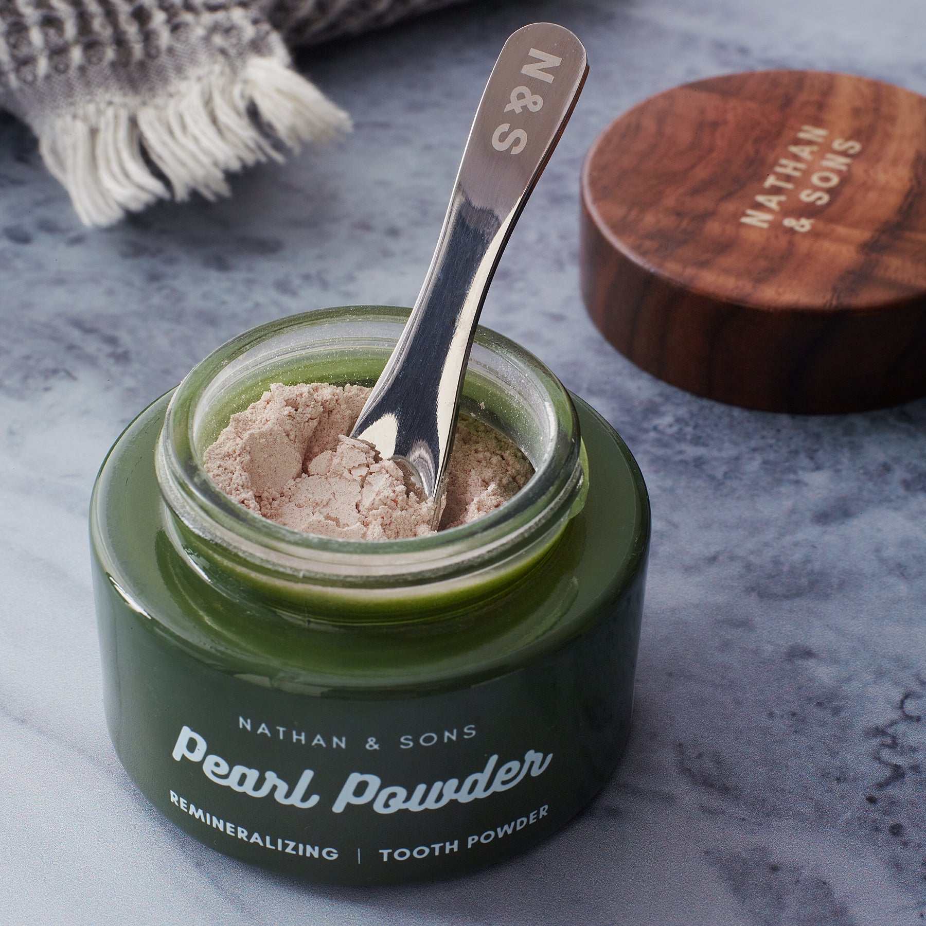 Pearl Powder Tooth Scrub